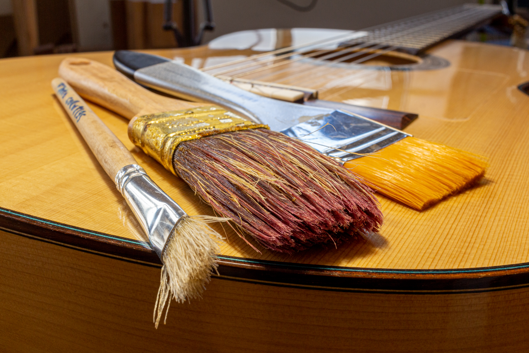 Best varnish for classical guitars