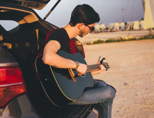 Traveling with your guitar by car: some safety recommendations